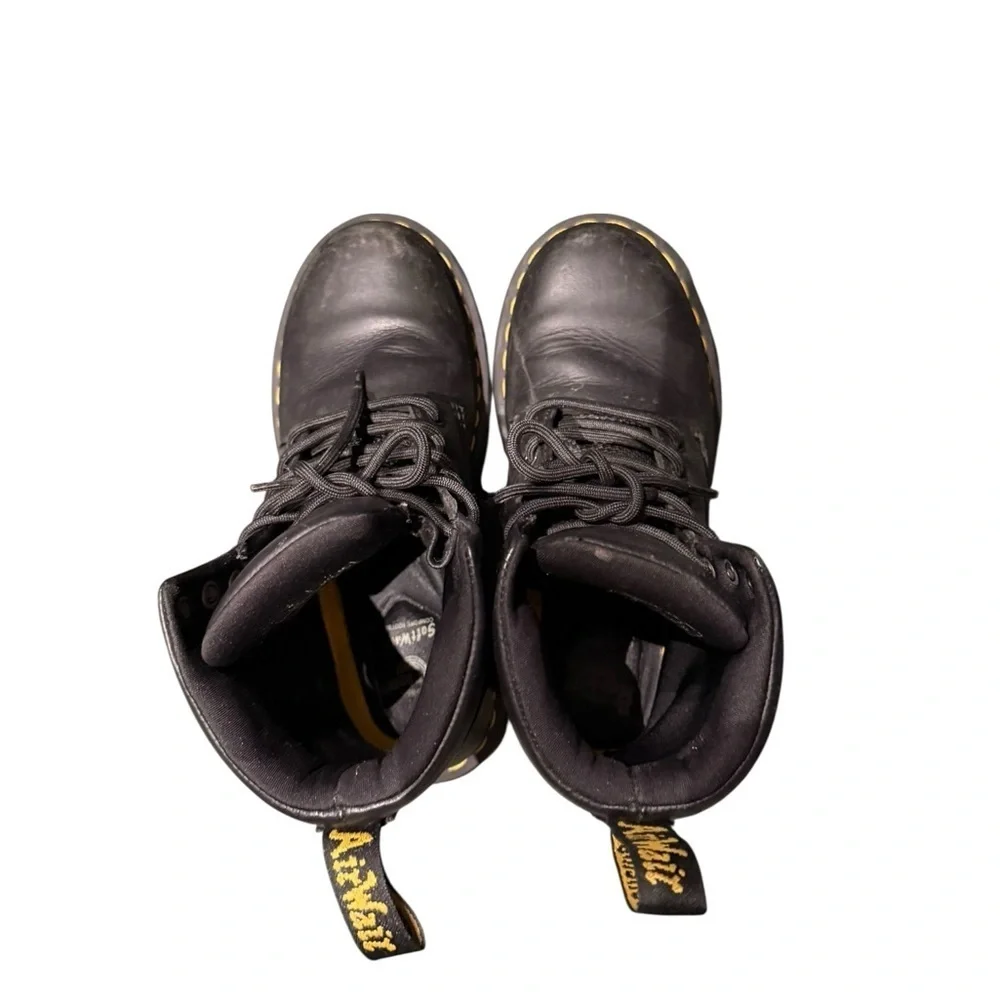 Dr. Martens Big Kids Size 5 / Women’s Size 7 – Classic Black Leather Boots